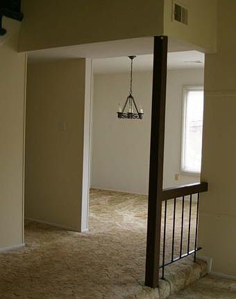 4th image of 115 E Meadowland Ln