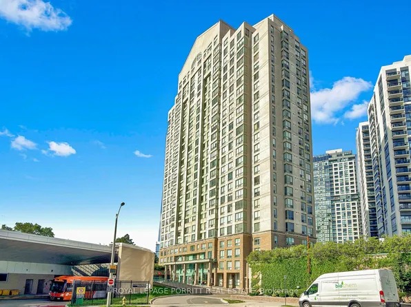 101 Subway Cres #414, Toronto, ON M9B 6K4