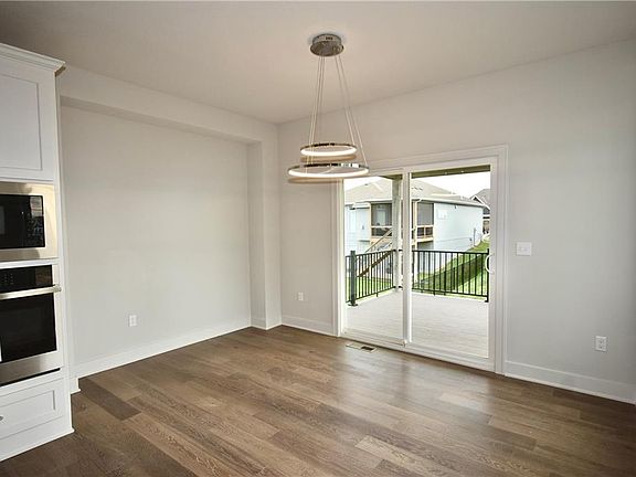 5th image of 7631 N Sycamore Ave