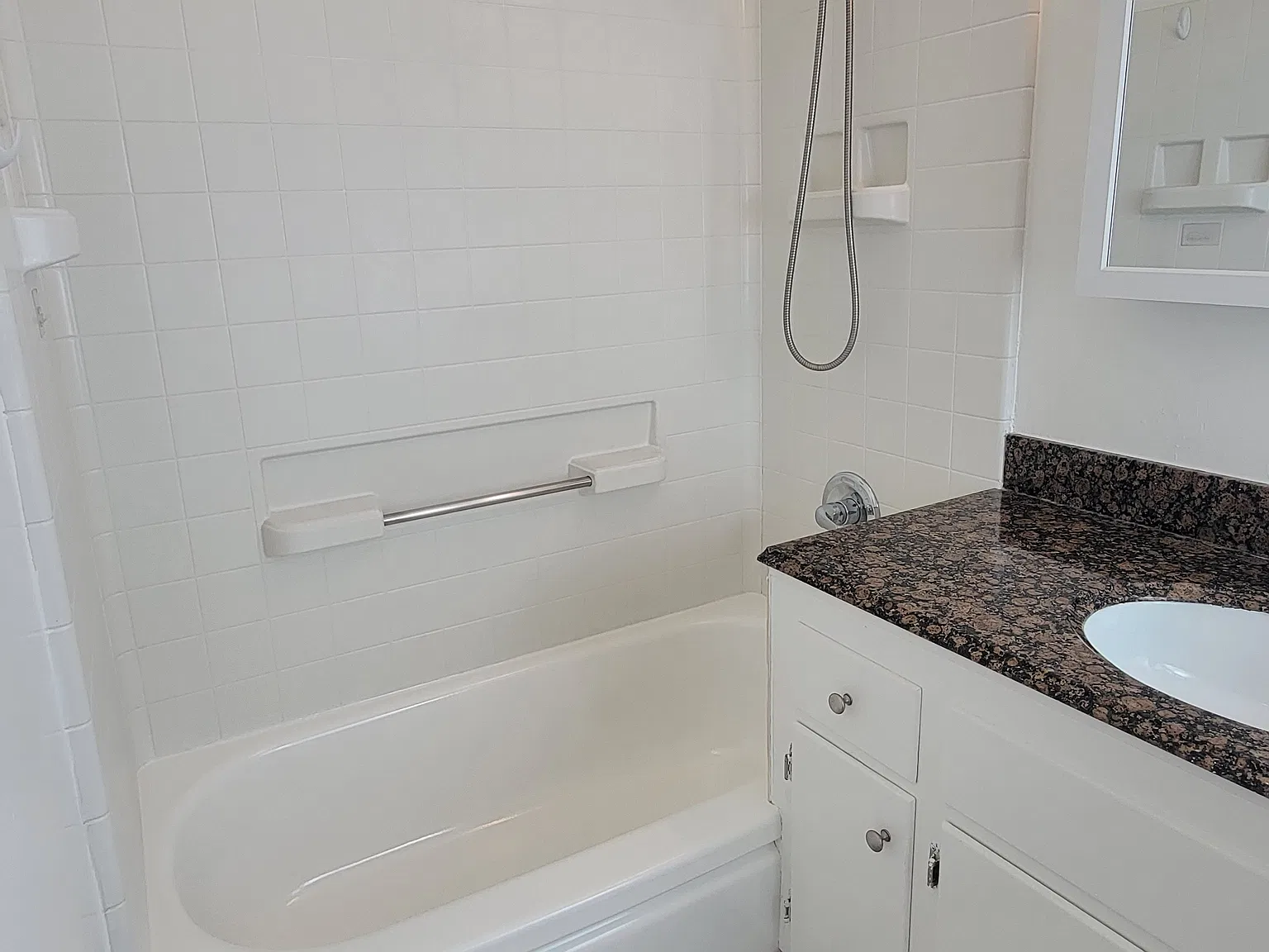 1 bed, $2,125 — Photo 4