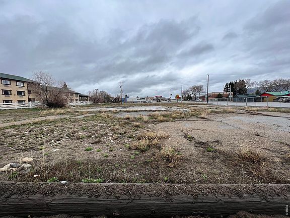 4th image of 501 US Highway 40