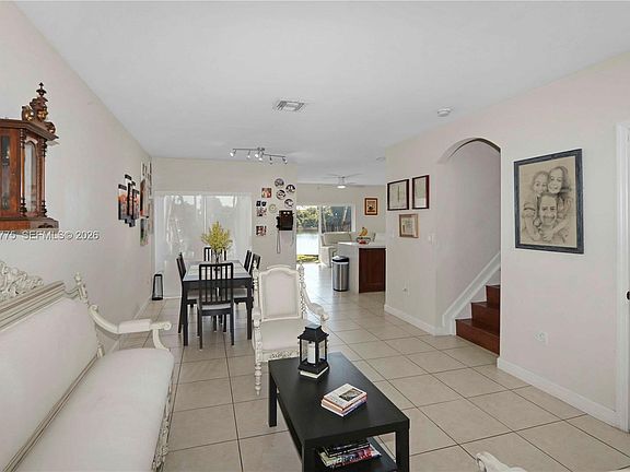 3rd image of 941 SW 148th Pl