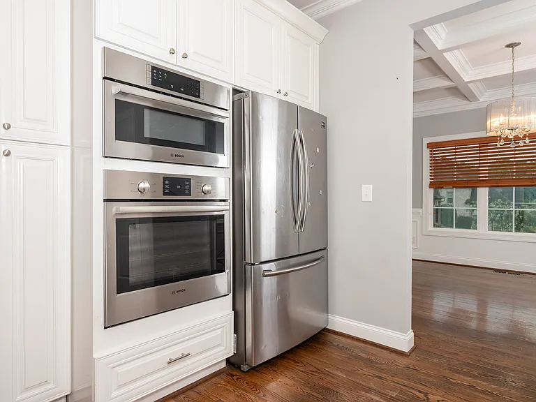 490 Lotus Ct — Photo 15