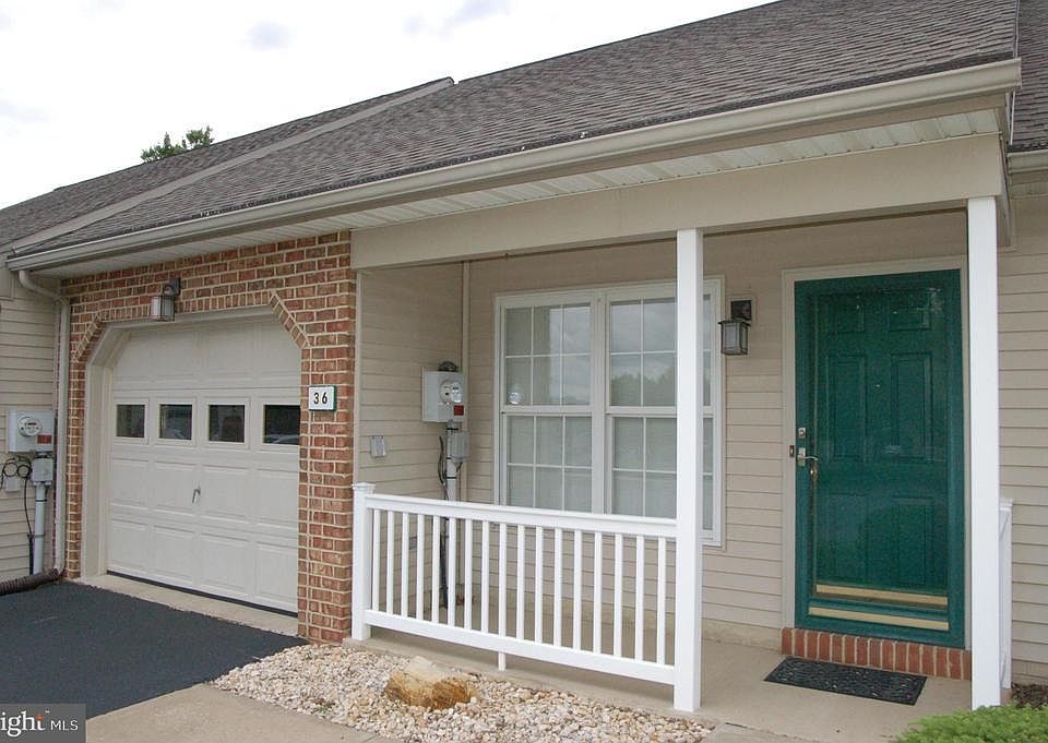 1st image of 36 Oakgrove Ln