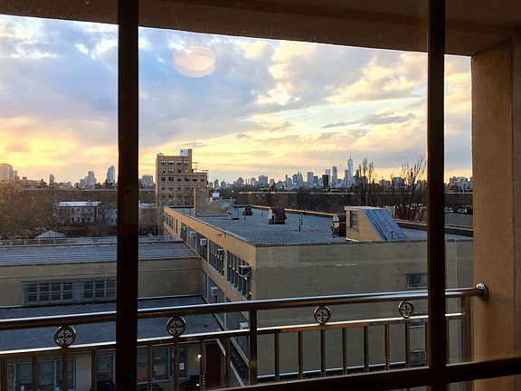 4th image of 62 Tompkins Ave #4R