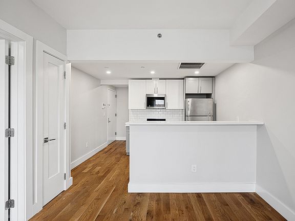 4th image of 437 Franklin Ave APT 4R