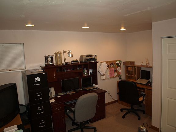 5th image of 3813 Utica Dr