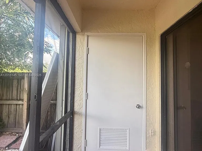 1004 San Remo Cir — Photo 20