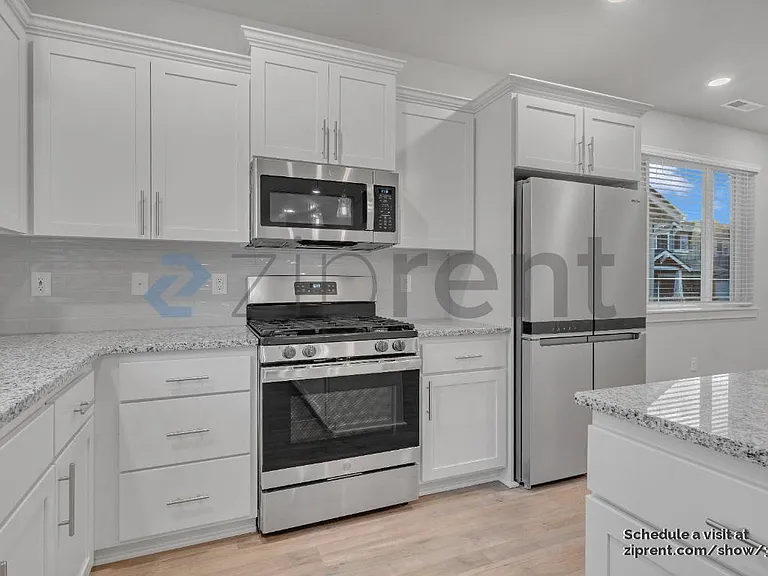 6460 N 89th Ave — Photo 9