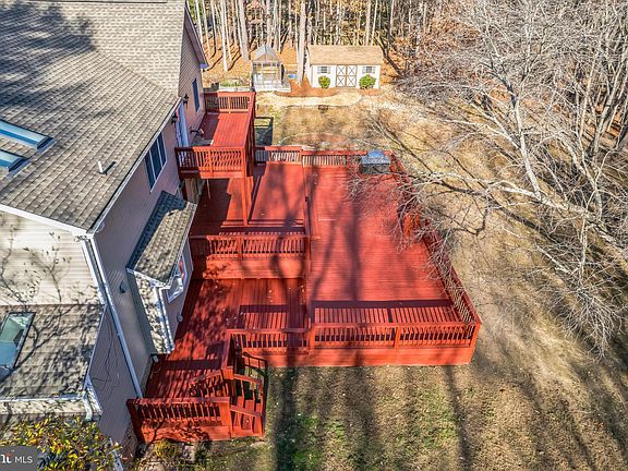 3rd image of 4520 Guinevere Ln