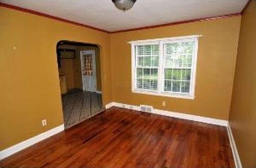 5th image of 3712 Poplar Ave