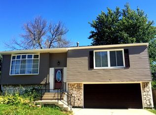 52 Highbury Dr, Elgin, IL 60120