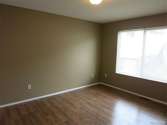 5th image of 23279 Cornerstone Village Dr #1