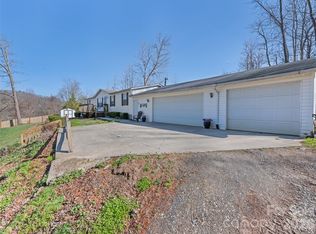 136 Peaceful Valley Dr, Leicester, NC 28748