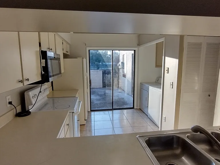 629 Golden Sunshine Cir — Photo 4