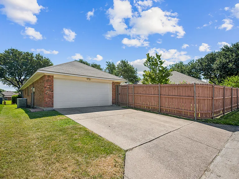 4203 Meadow Ridge Dr — Photo 26