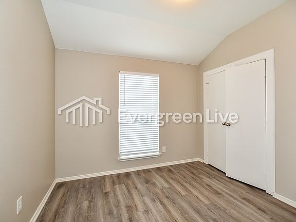 5th image of 108 Angelina Dr