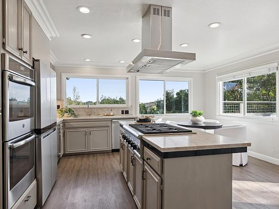 3rd image of 239 Montura Way