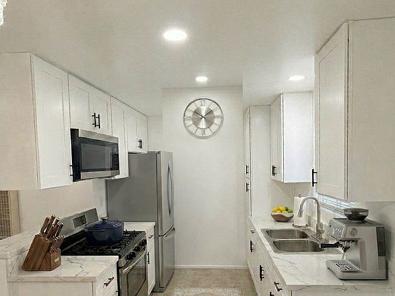 2nd image of 2635 Pacific St APT 1