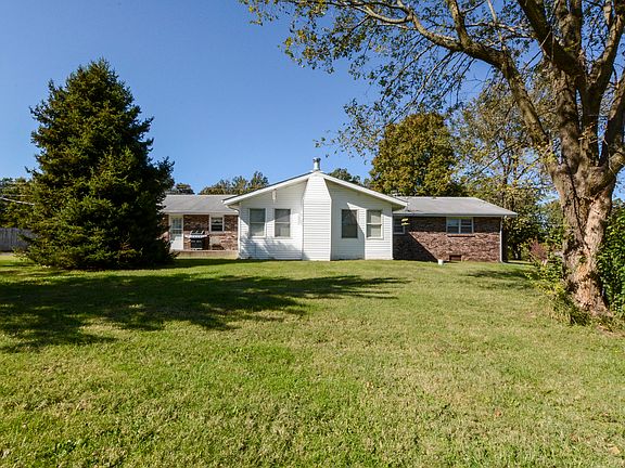 2nd image of 7129 N Farm Road 105