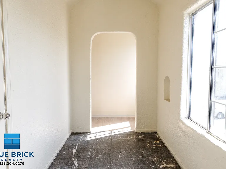 1401 W 53rd St — Photo 20