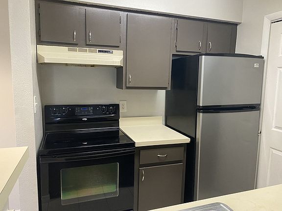 4th image of 208 Afton Sq Unit 104