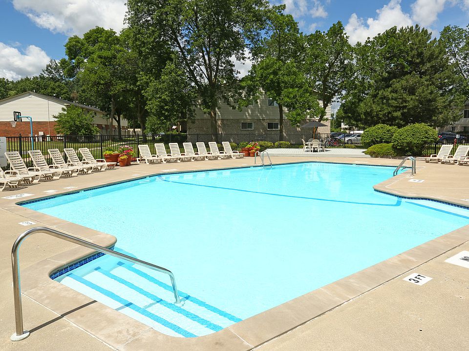 2nd image of 889 N Schuermann Rd APT 2