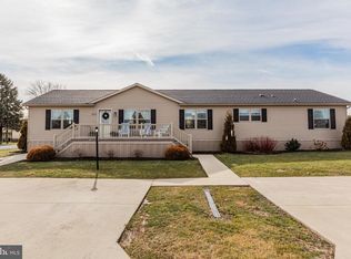 25 Daryl Ln, New Holland, PA 17557