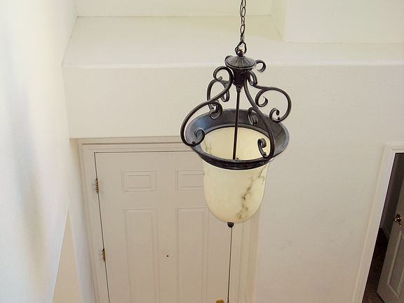 Entry Foyer LVRM Left