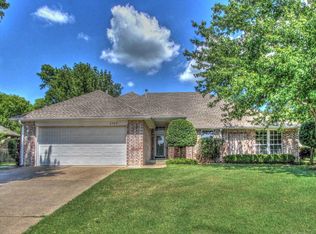 3104 Bogey Ct, Claremore, OK 74019