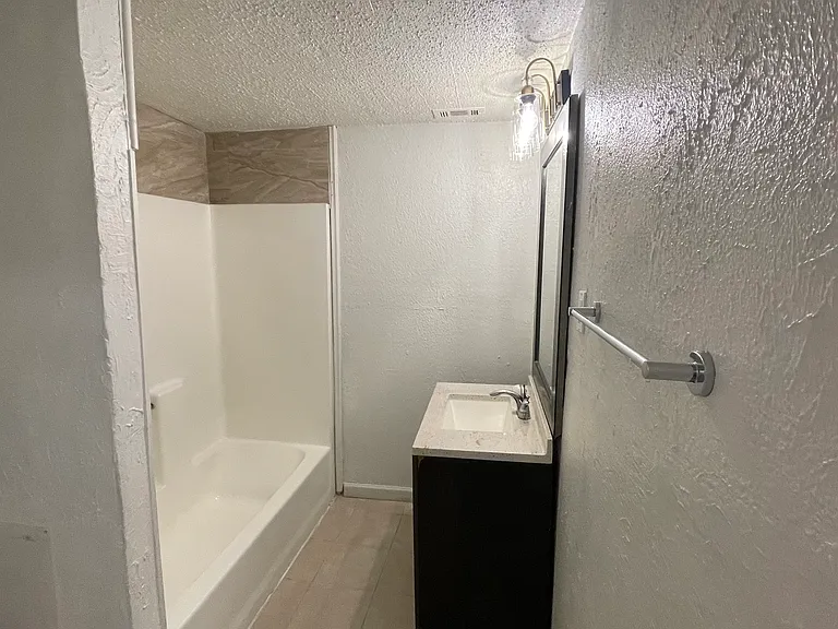 2718 Exline St — Photo 14