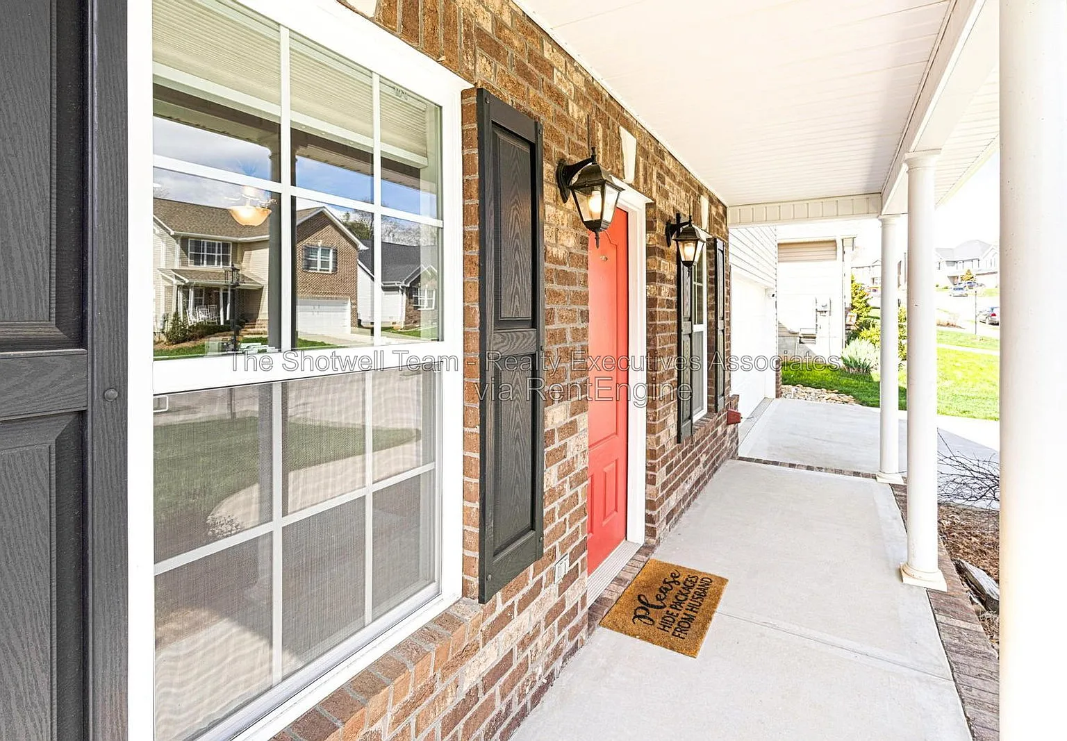 3 bed, 2.5 bath, 1718 sqft, $2,475 — Photo 2