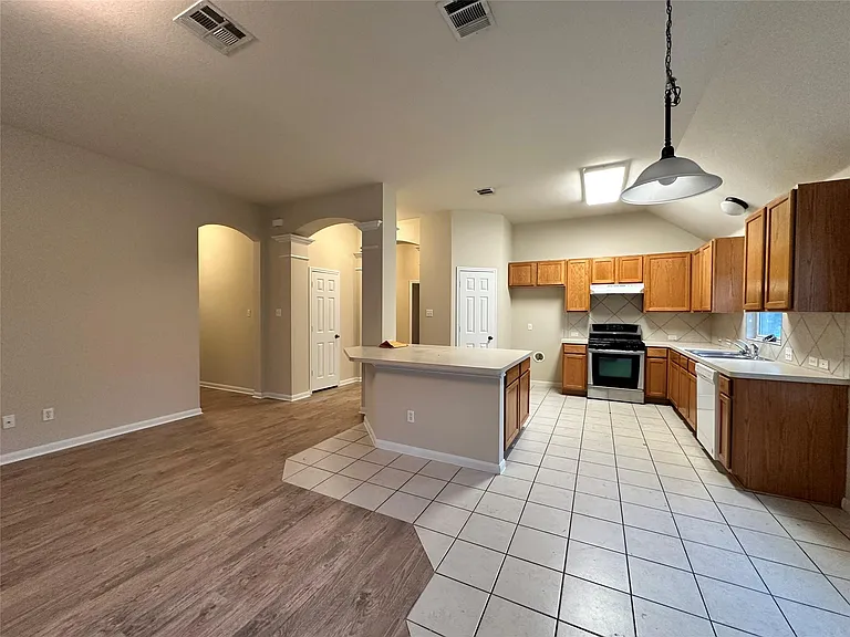 315 Sendero Ln — Photo 7
