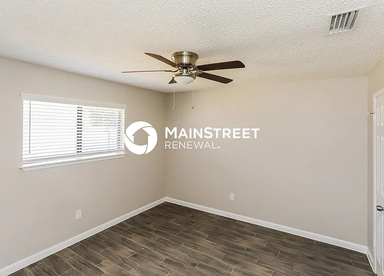 10405 Kinslow Dr — Photo 8