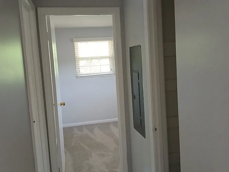 6090 King Arthur Dr — Photo 23