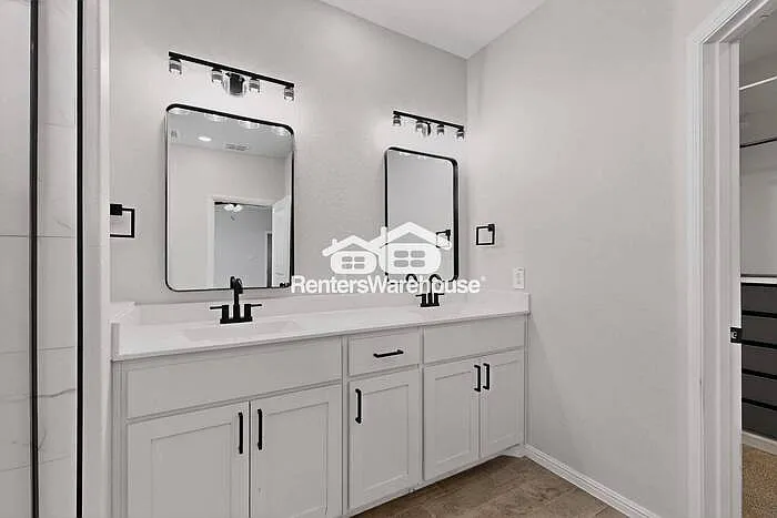 8517 Centerboard Ln — Photo 33