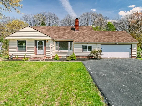 403 Douglas Blvd, Richmond Heights, OH 44143