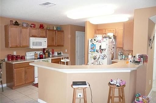 3rd image of 18046 Glastonbury Ln