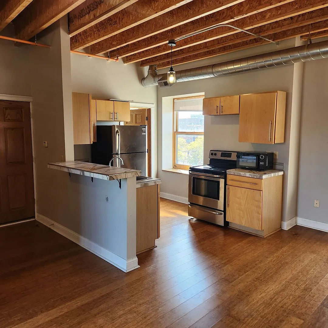 Hendrie Lofts — Photo 1