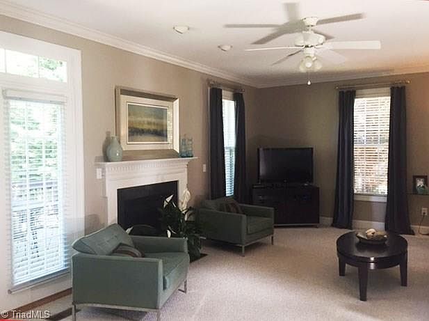 2nd image of 212 Oakmont Cir