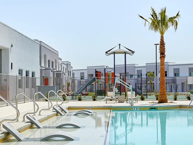 Showboat Park Apartments — Photo 30