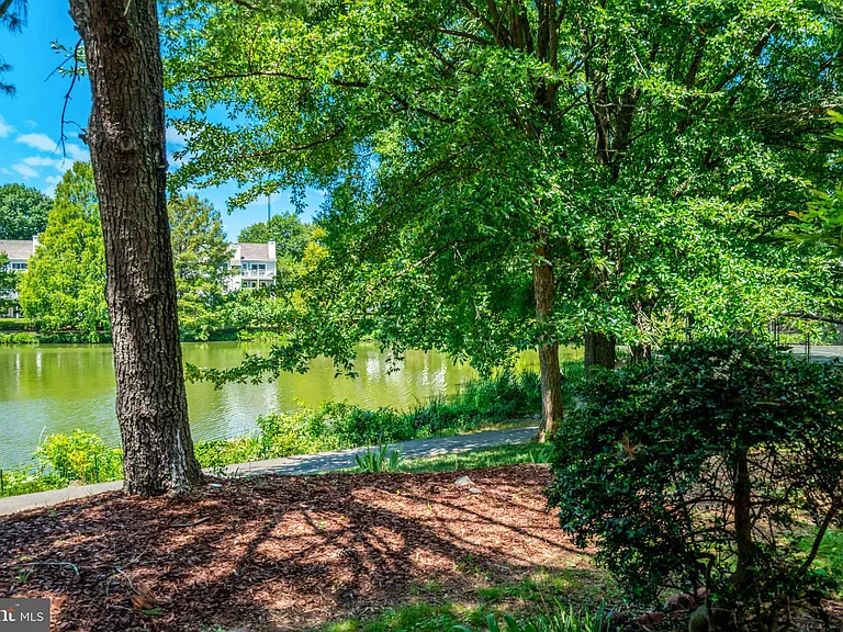 2920 Montauk Ct — Photo 41