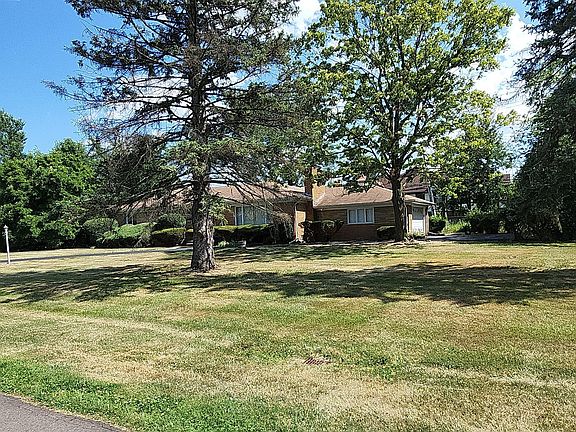 2nd image of 19439 Sunnybrook Ave