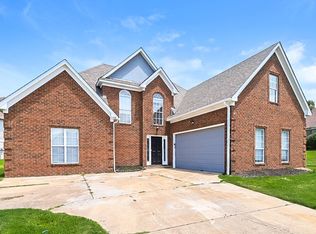 5546 Lake Front Dr, Horn Lake, MS 38637
