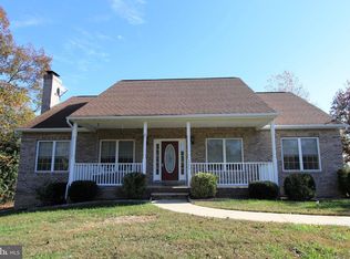 15575 Homeland Dr, Hughesville, MD 20637