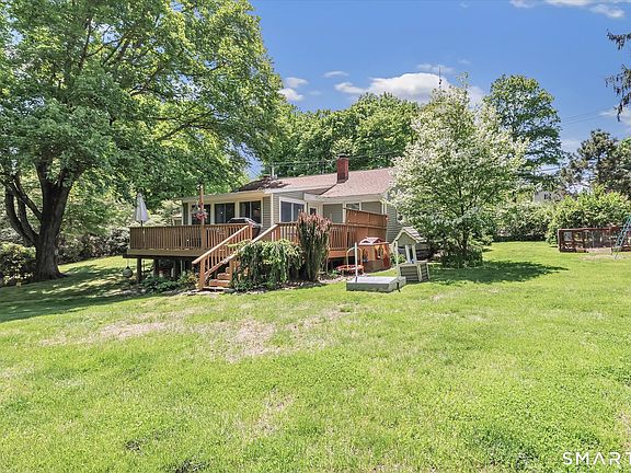3rd image of 606 Booth Hill Road
