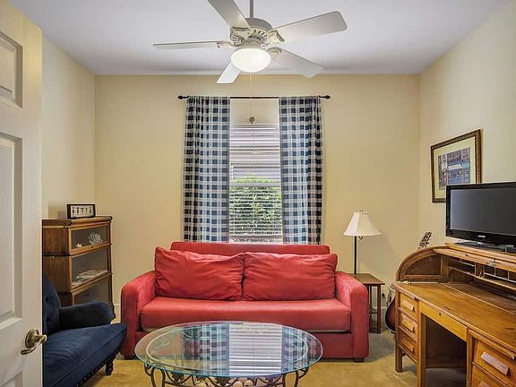 2nd image of 3850 Lakeview Isle Ct