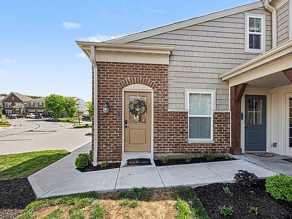 3rd image of 774 Yorkshire Dr
