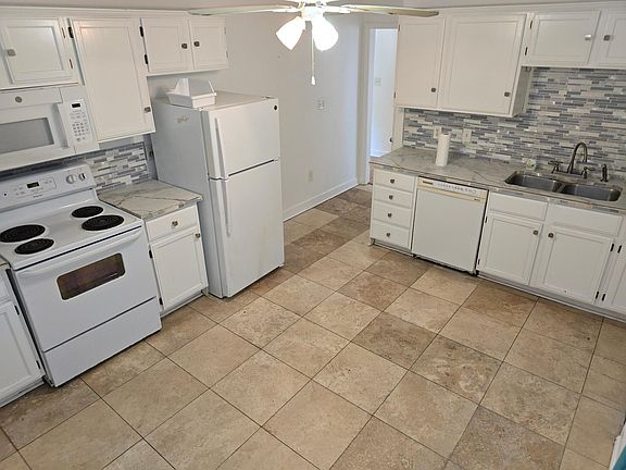 3rd image of 6218 Spain St