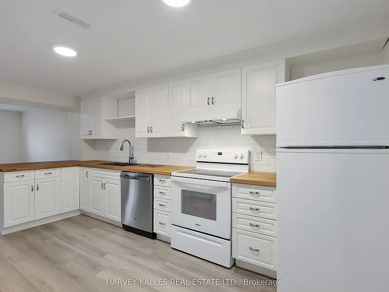 242 Acton Ave #LOWER — Photo 8